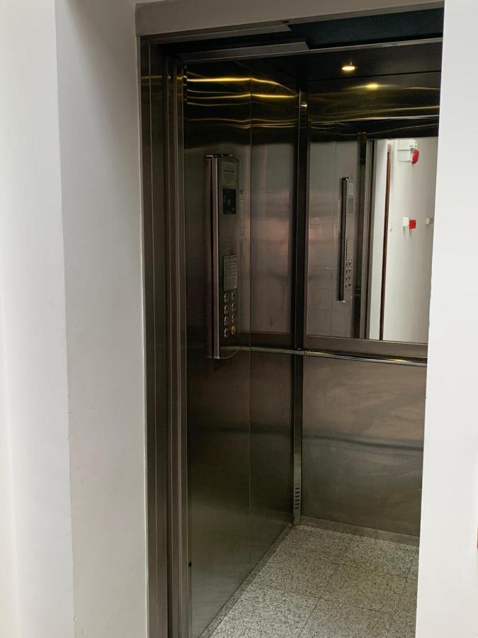 Centru Unirii Luxury Vip Apartament 2 Camere 98 Mp ! Parcare Subterana Privata Incalzita Iarna Si Climatizata Vara Doar Cu Rezervare In Limita Locurilor Disponibile ! Proprietate In Regim Hoteliep - Nu Are Bucatarie ! Bucarest Extérieur photo